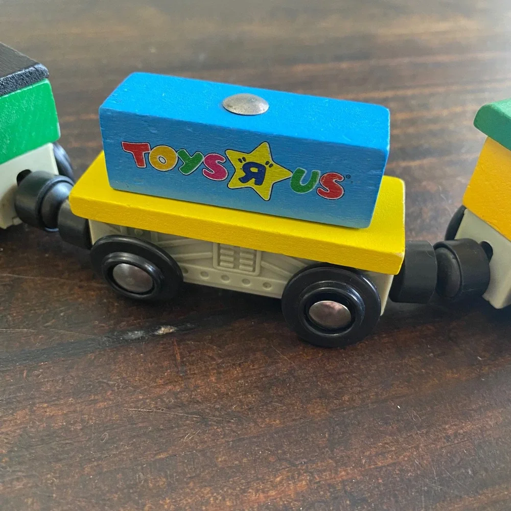 KidKraft‎ Wooden Magnetic Train Car Set 5pc Toys R Us Cargo Engine 2007